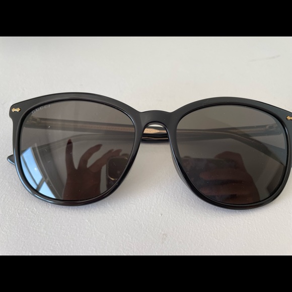EUC Authentic Gucci sunglasses - Picture 1 of 7